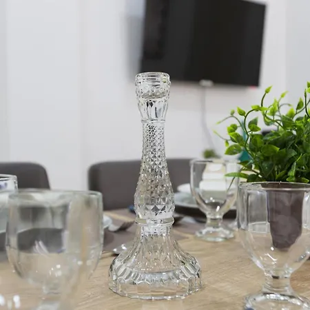 2-bedroom Apartment, 2 Min By The Sea *