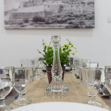 2-bedroom Apartment, 2 Min By The Sea Lägenhet Sliema