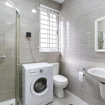 2-bedroom Apartment, 2 Min By The Sea Apartament *