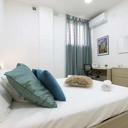 2-bedroom Apartment, 2 Min By The Sea