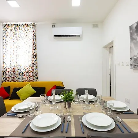 Apartament 2-bedroom Apartment, 2 Min By The Sea