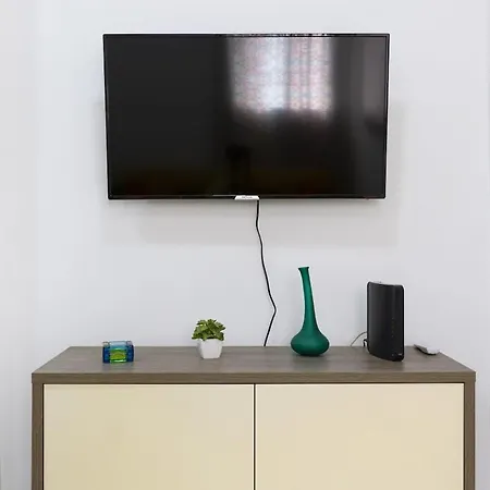 Apartament 2-bedroom Apartment, 2 Min By The Sea