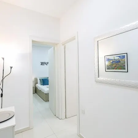 2-bedroom Apartment, 2 Min By The Sea דירה